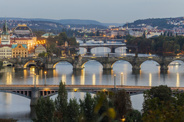 Naklejka premium Brücken und Moldau in Prag