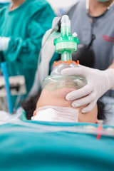 pre oxygenation chin lift position with holding oxygen mask