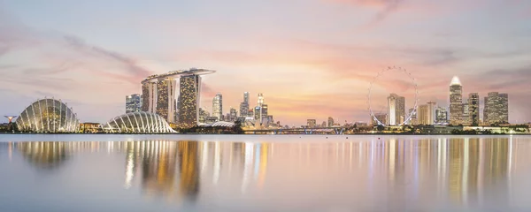 Fototapeten Skyline von Singapur © wootthisak