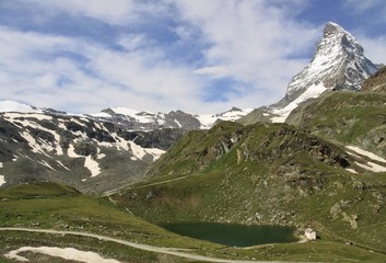 Fototapeta na wymiar views of the Matterhorn - Swiss Alps