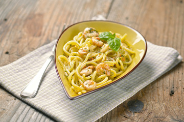 Spaghetti ai gamberi, cucina mediterranea