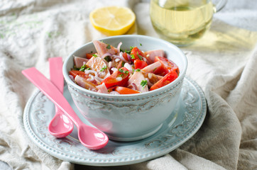 Salad with ham and tomatoes