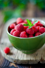 Fresh raspberries in a bowl