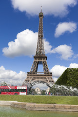 Fototapeta na wymiar ［PARIS］エッフェル塔［La tour Eiffel］