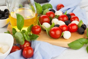 Cherry tomatoes and mozzarella