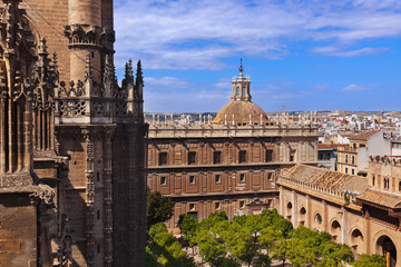 Fototapeta premium Cathedral La Giralda at Sevilla Spain