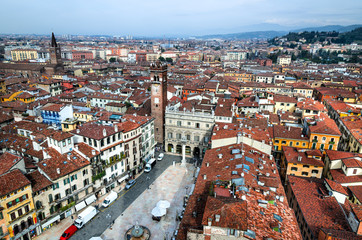 Fototapeta na wymiar Verona, Piazza delle Erbe