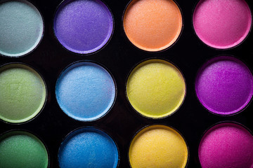 Multicolored eye shadows