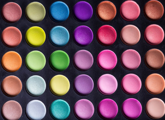 Multicolored eye shadows