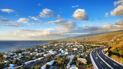 Panorama de la baie de St-Paul, La Réunion. - 68415903