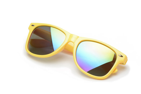 Gafas de sol de color amarillo