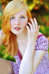 Naklejka premium Portrait of a beautiful young woman close-up