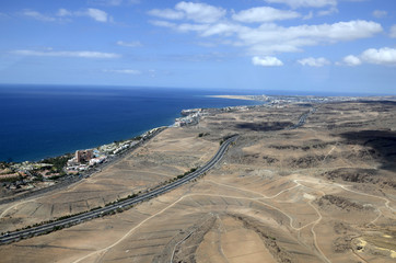 Fototapeta na wymiar Vol en hélicoptère au-dessus de Gran Canaria