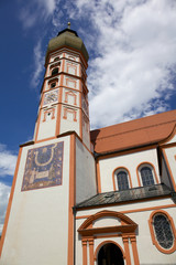 Fototapeta na wymiar Kirchturm der Klosterkirche Andechs