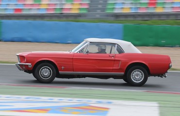 Mustang à Magny-cours