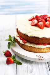 Delicious biscuit cake with strawberries