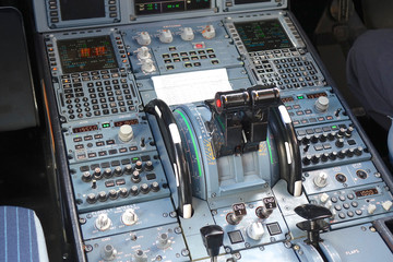 cockpit avion de ligne 321