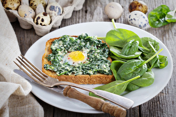 Spinach and egg sandwich