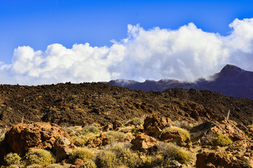 Wolken über der Caldera Las Canadas auf Teneriffa