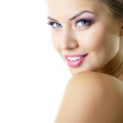 Naklejka premium Beauty portrait of young woman with beautiful healthy face with