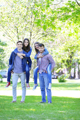 Fototapeta premium Happy friends in park