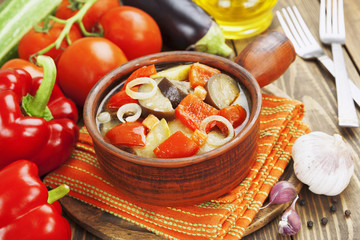 Steamed vegetables in the ceramic pot
