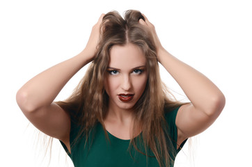 Fototapeta premium Portret młoda piękna dziewczyna odizolowywająca