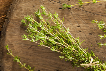 Raw Organic Green Thyme