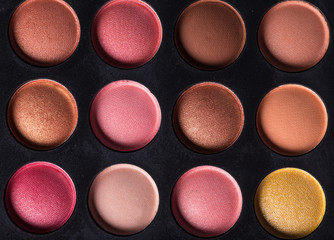 Multicolored eye shadows