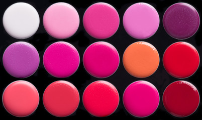 Multicolored eye shadows