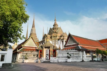 Fototapeta premium Temple Wat Pho Bangkok Thailand sunrise