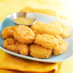 chicken nuggets with honey mustard sauce