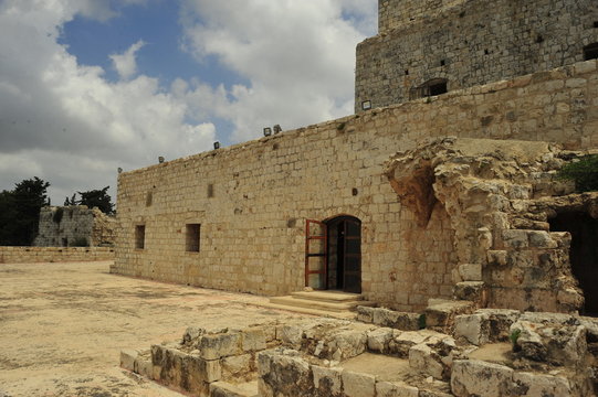Yehiam Fortress National Park