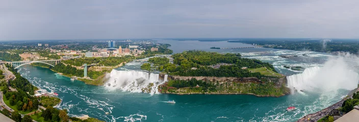 Fotobehang Prachtig uitzicht op de Niagarawatervallen © PhotoSerg
