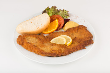 Kotelett paniert mit Brot und Senf