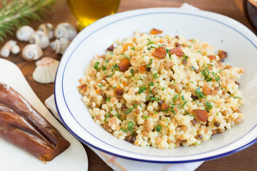 Fregola con bottarga, cucina sarda