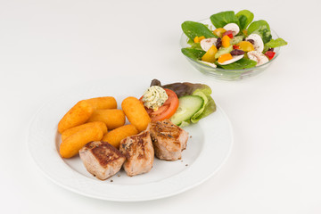 Schweinemedaillions mit Kroketten