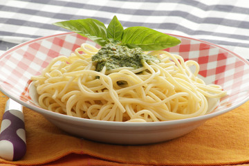 spaghetti au pesto