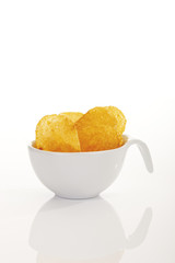 Kartoffelchips in Schale