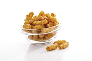 Erdnussflips in Schale