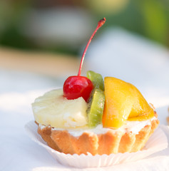 Tartlets with fruit