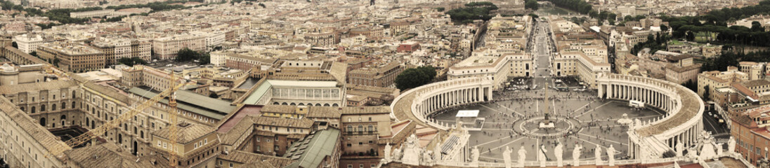Fototapeta premium Beautiful panorama of Vatican, Italy