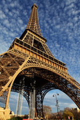 Fototapeta na wymiar Eiffel Tower in Paris on the winter with the white clouds