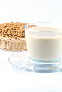 soy milk with soy beans