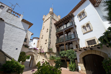 Roc de Sant Gaieta en Roda de Bara, Tarragona, Cataluña, España