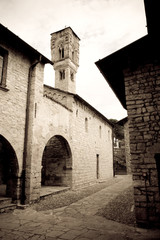Fototapeta na wymiar Ossuccio church, Italy