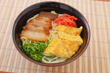 沖縄料理の沖縄そば