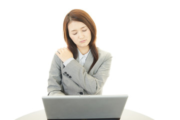 肩痛を訴える女性