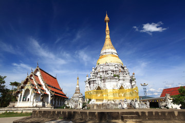 Naklejka premium Wat Mon Jum Sin Lampang temple thailand