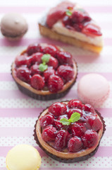 ラズベリータルト　タルト　マカロン　スイーツ